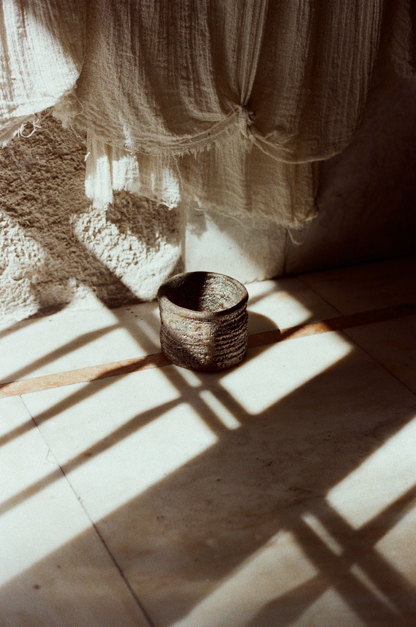 BROWN LARGE POT