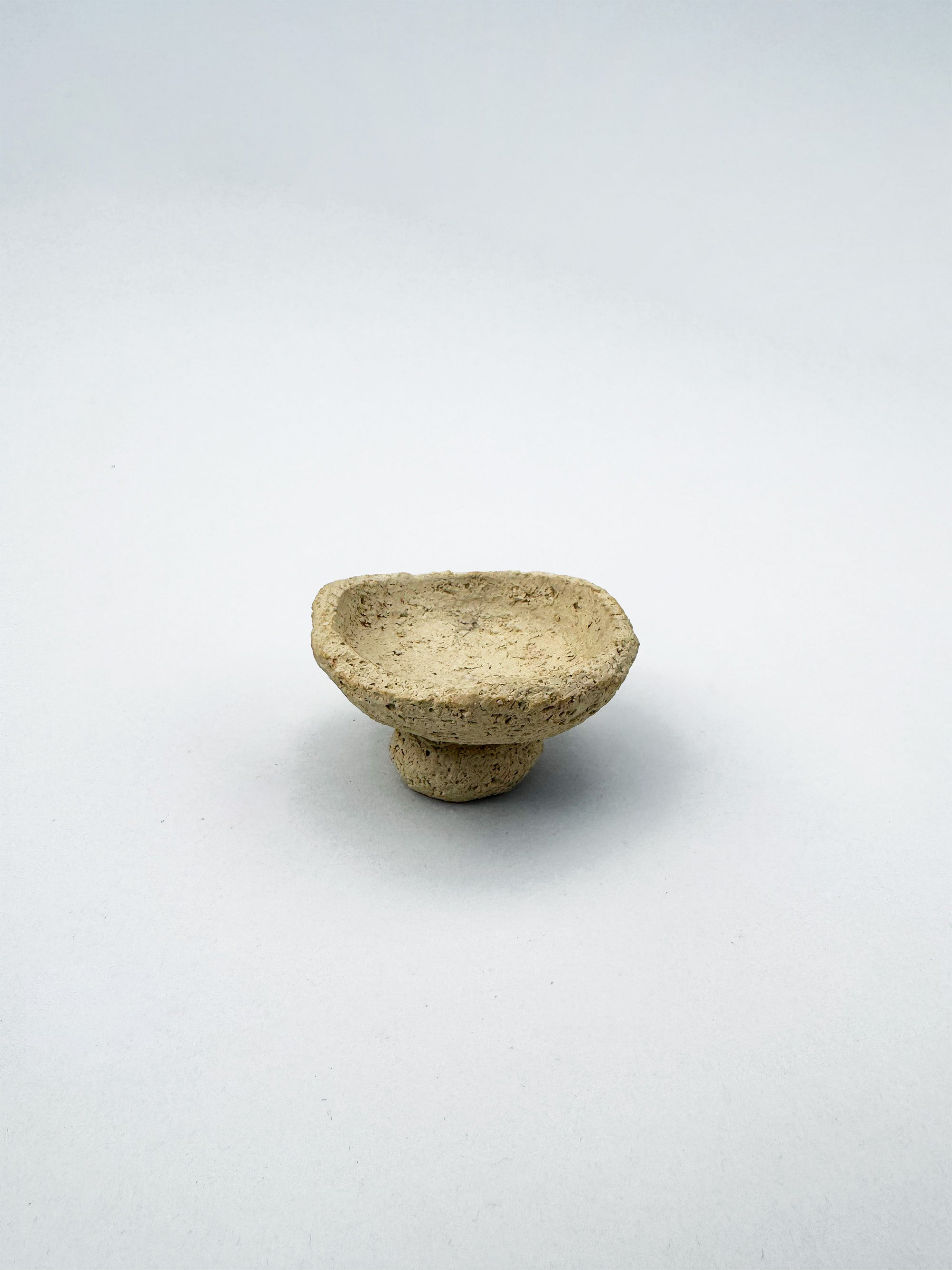 ELEVETED BOWLS