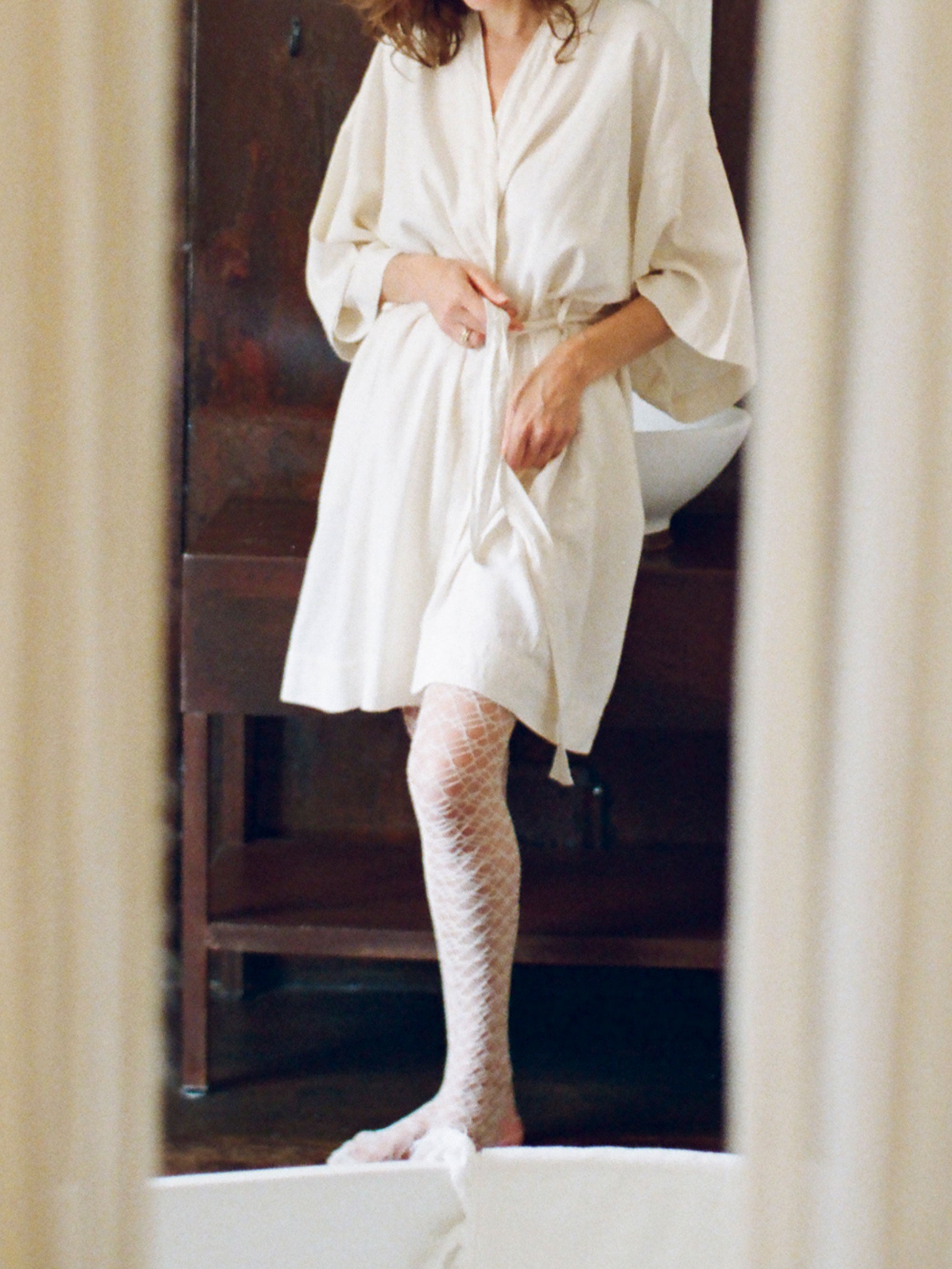 MONA ROBE