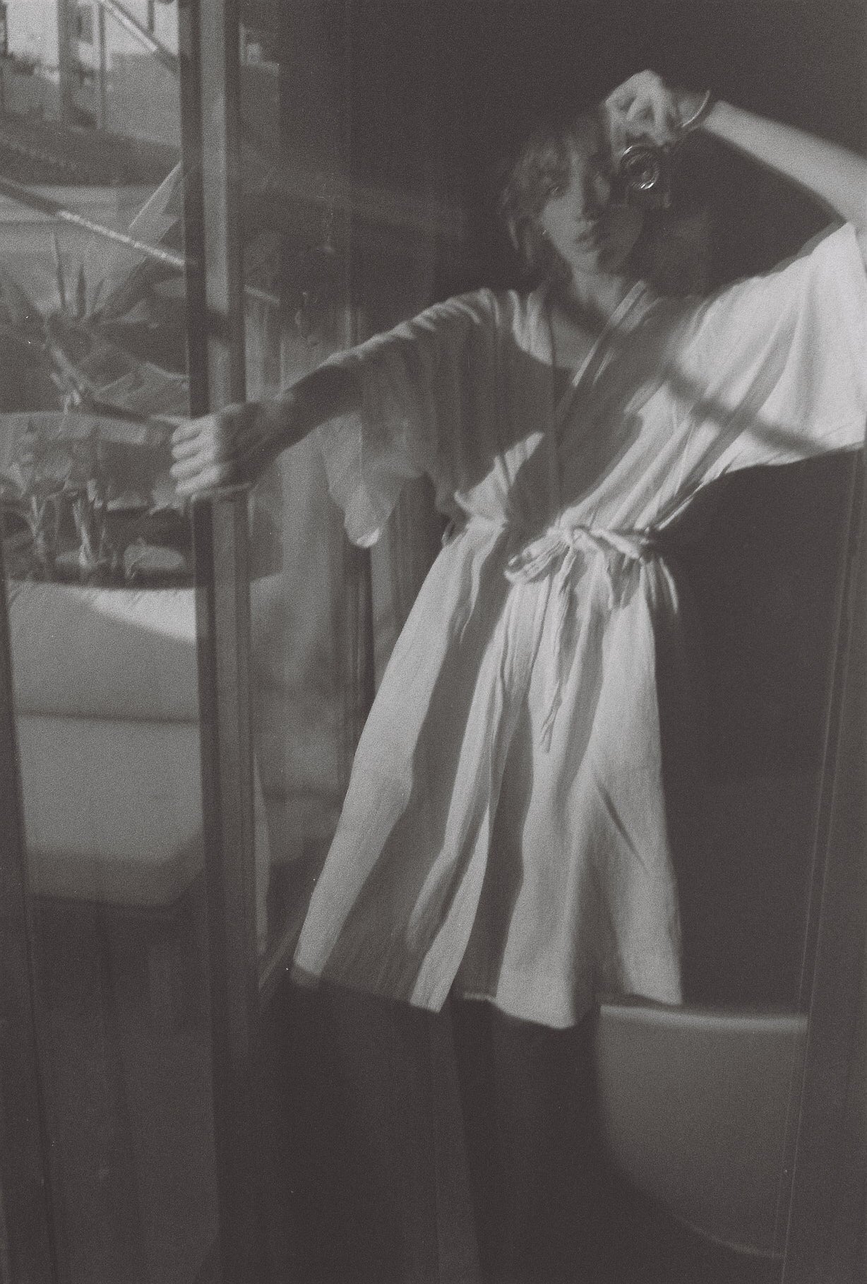 MONA ROBE