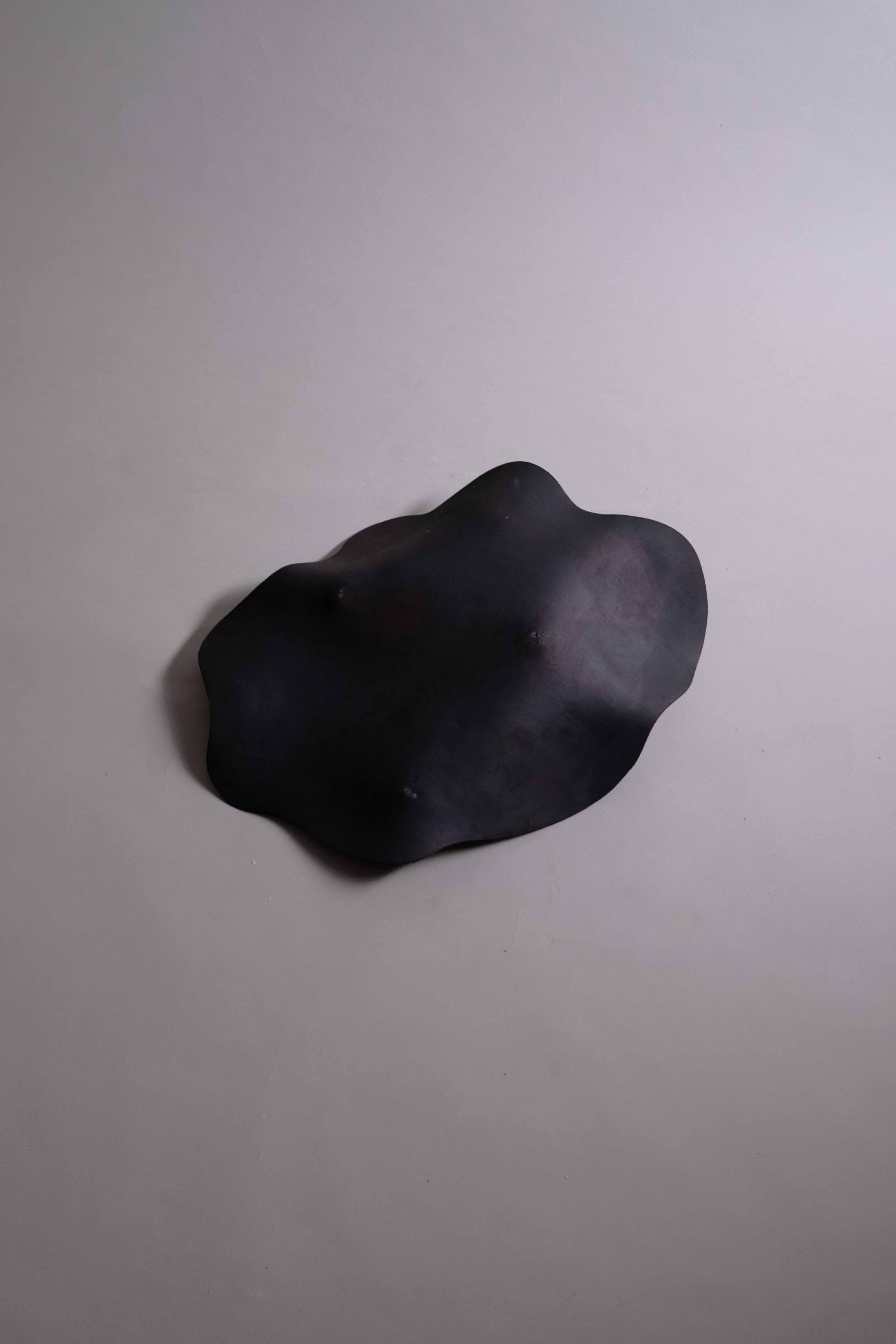 BLACK LOCULE PLATTER