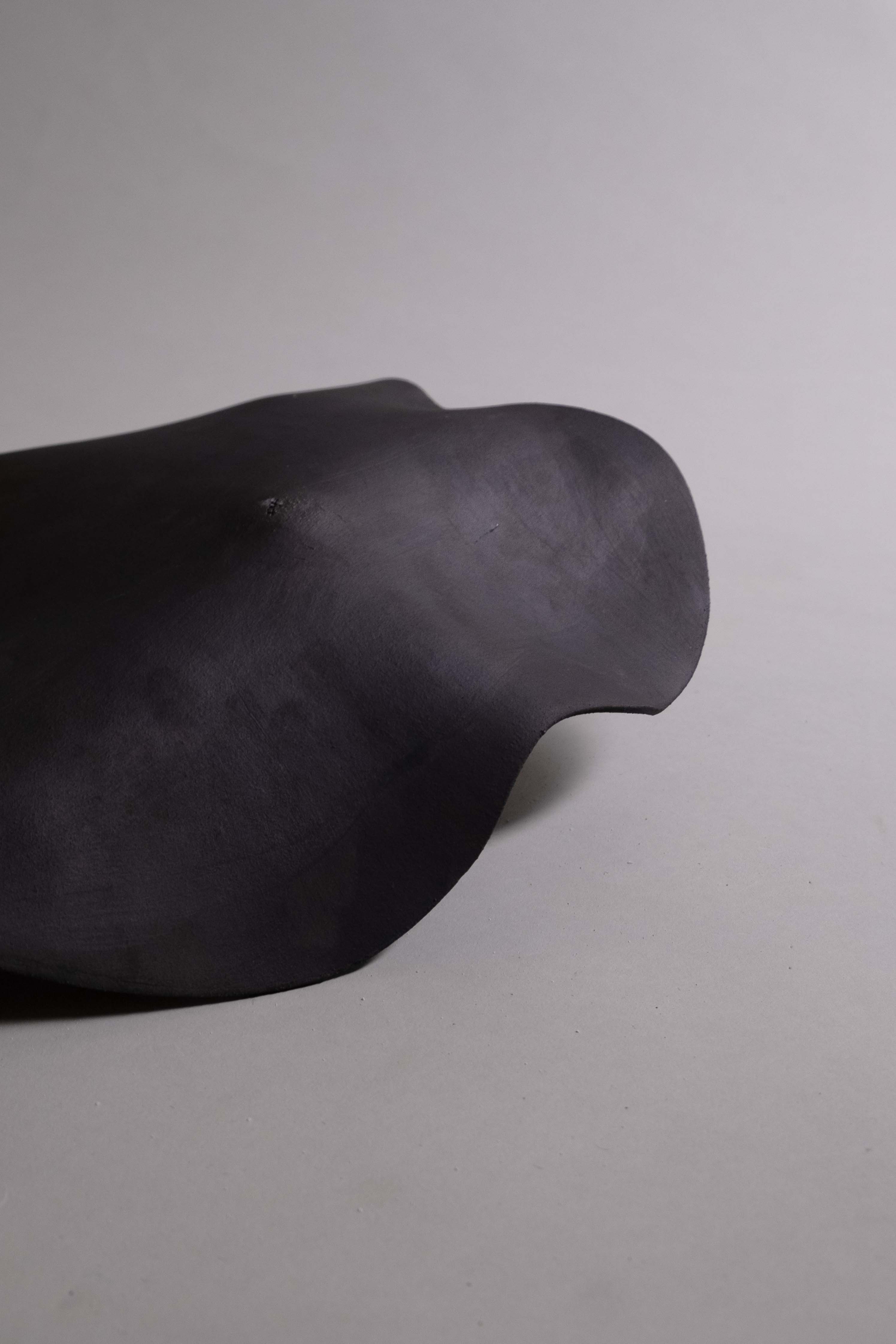 BLACK LOCULE PLATTER