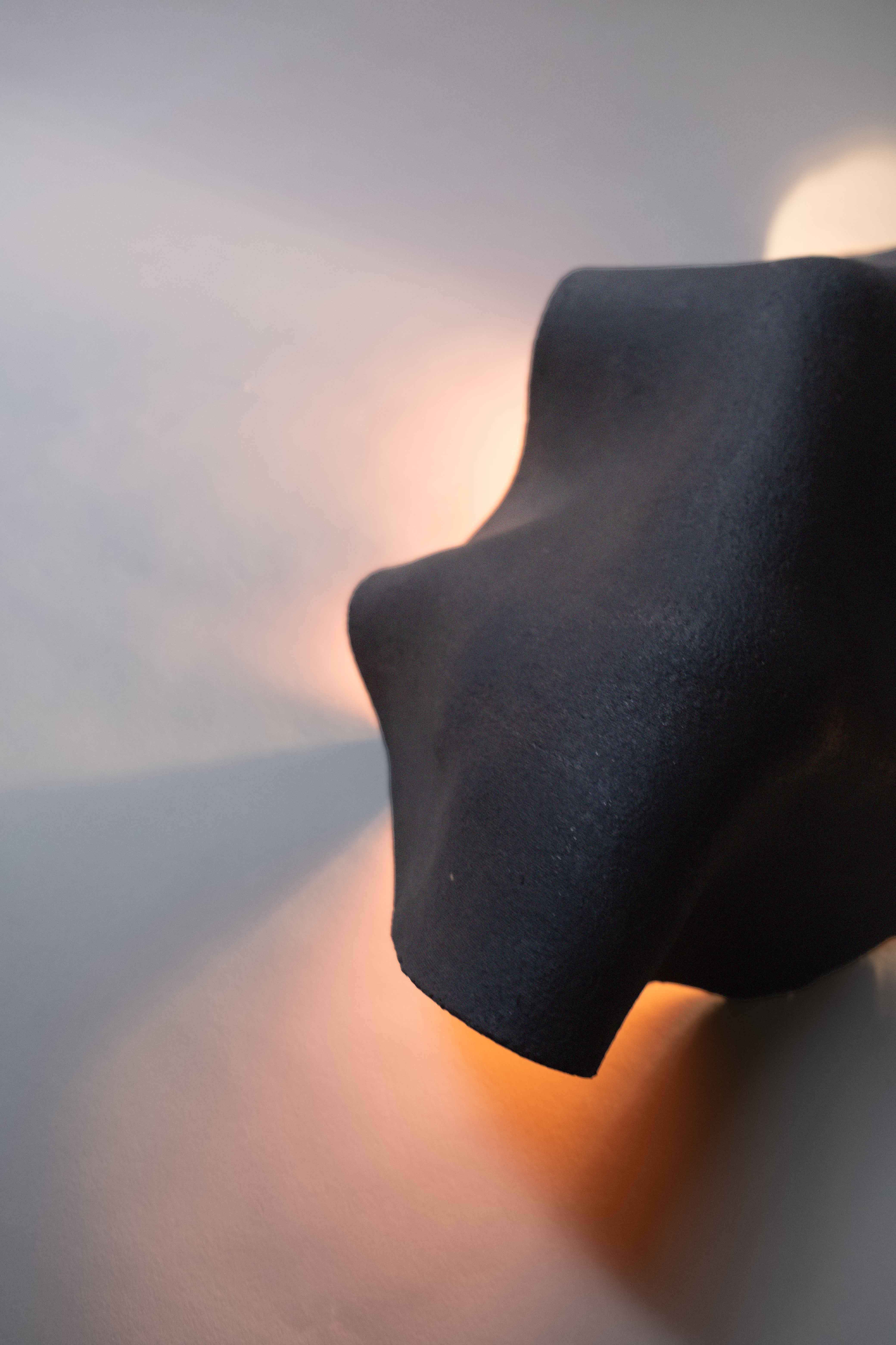 BLACK LOCULE LAMP II