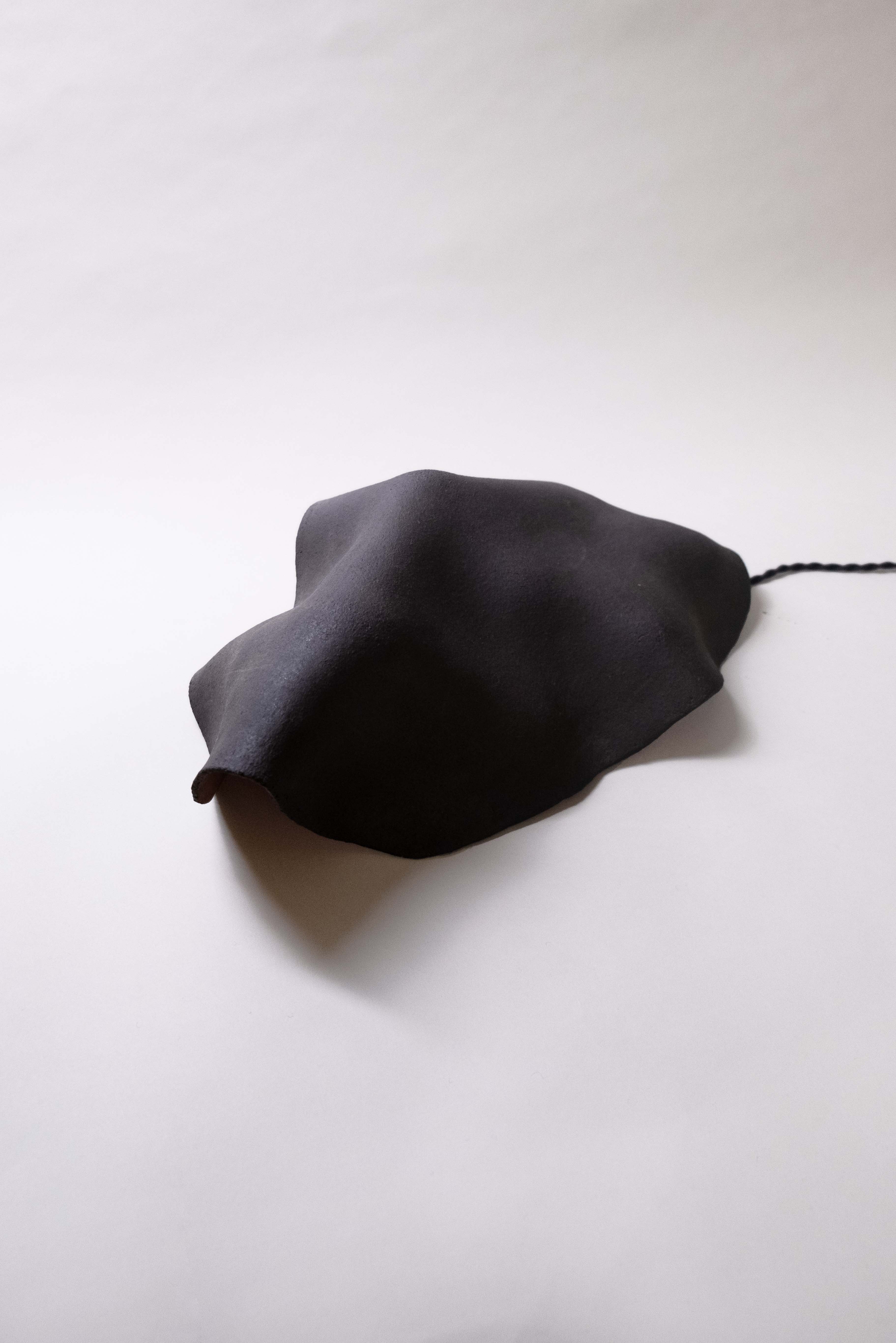 BLACK LOCULE LAMP II