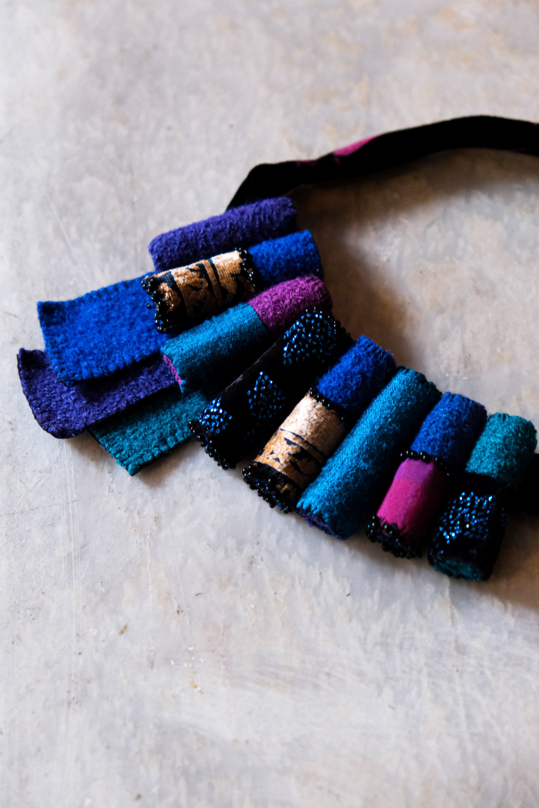 NELLY VELVET NECKLACE